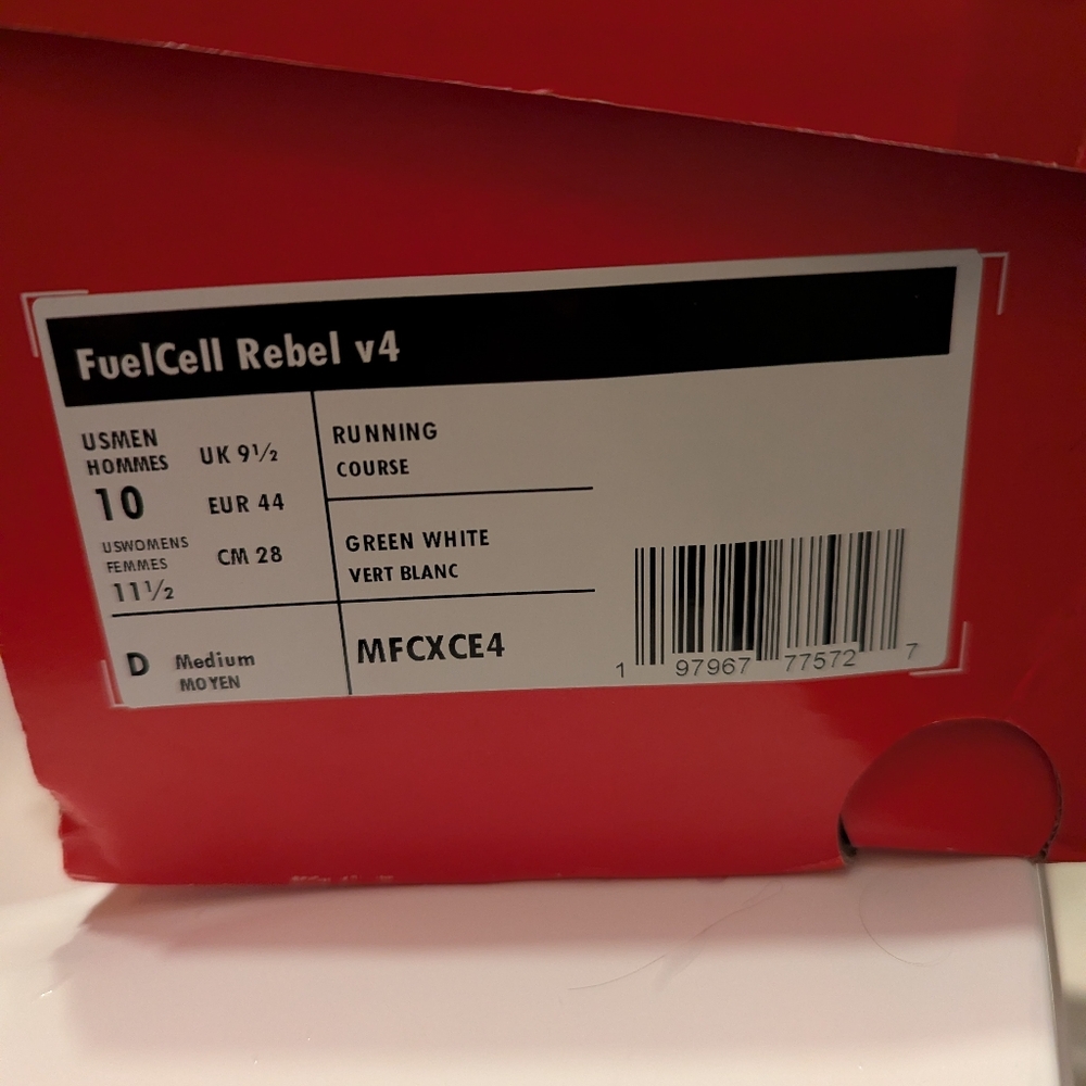 New Balance Fuel Cell Rebel V4 Men 10 With Box - Picture 10 of 11